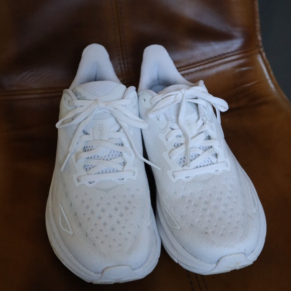 HOKA CLIFTON 9 - Picture 8 of 13